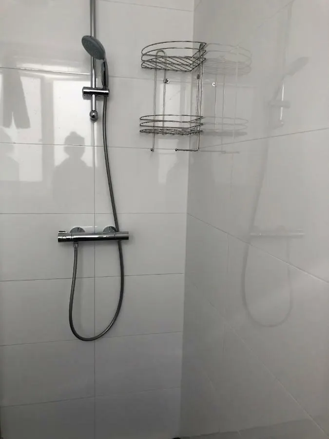 Bnbrose Amesterdão 0*,